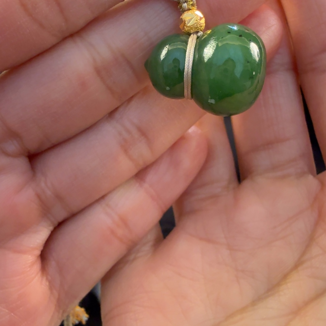 和田玉未镶嵌颈饰苹果绿葫芦李局多样性拍一发一