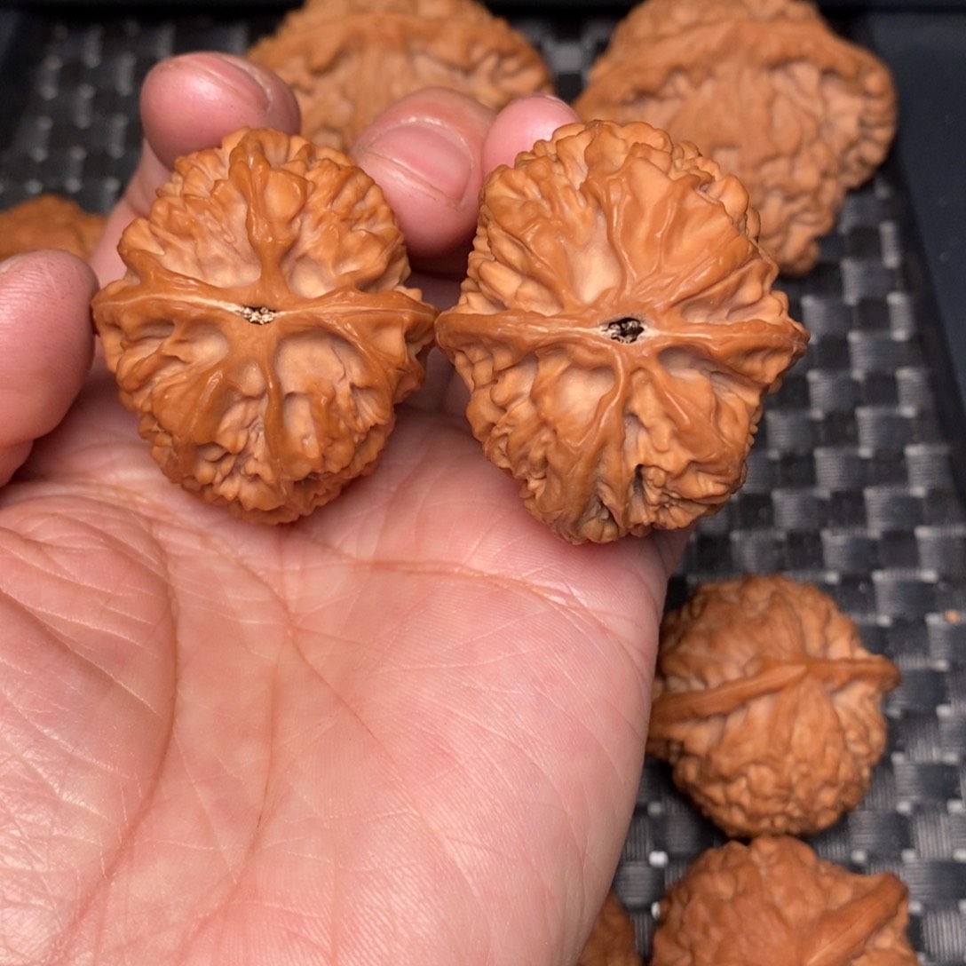 文玩核桃吊坠爱****佬火苗