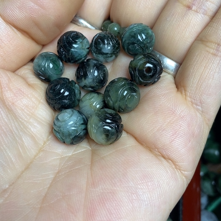 翡翠散珠G****f10颗送一颗