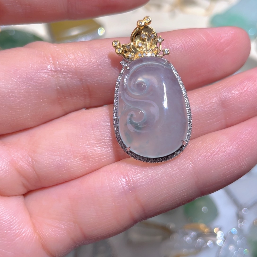 翡翠颈饰18K金镶嵌翡翠