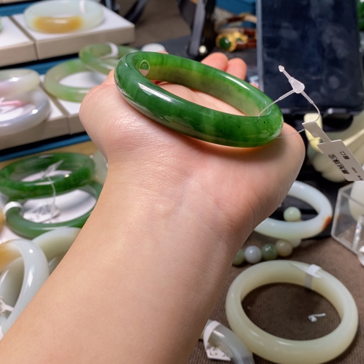 【闪购商品】和田玉手镯未镶嵌