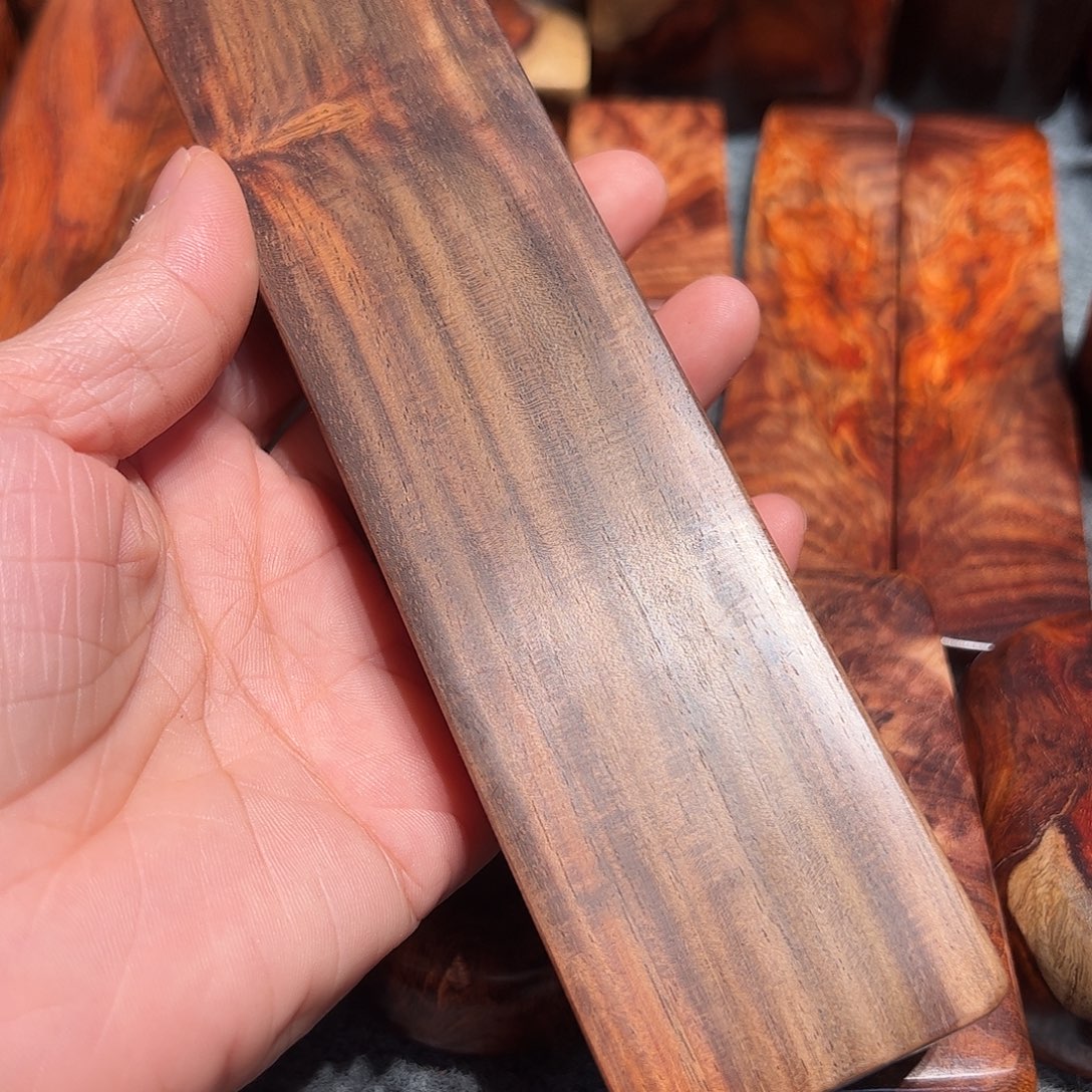 灷***交趾黄檀（大红酸枝）