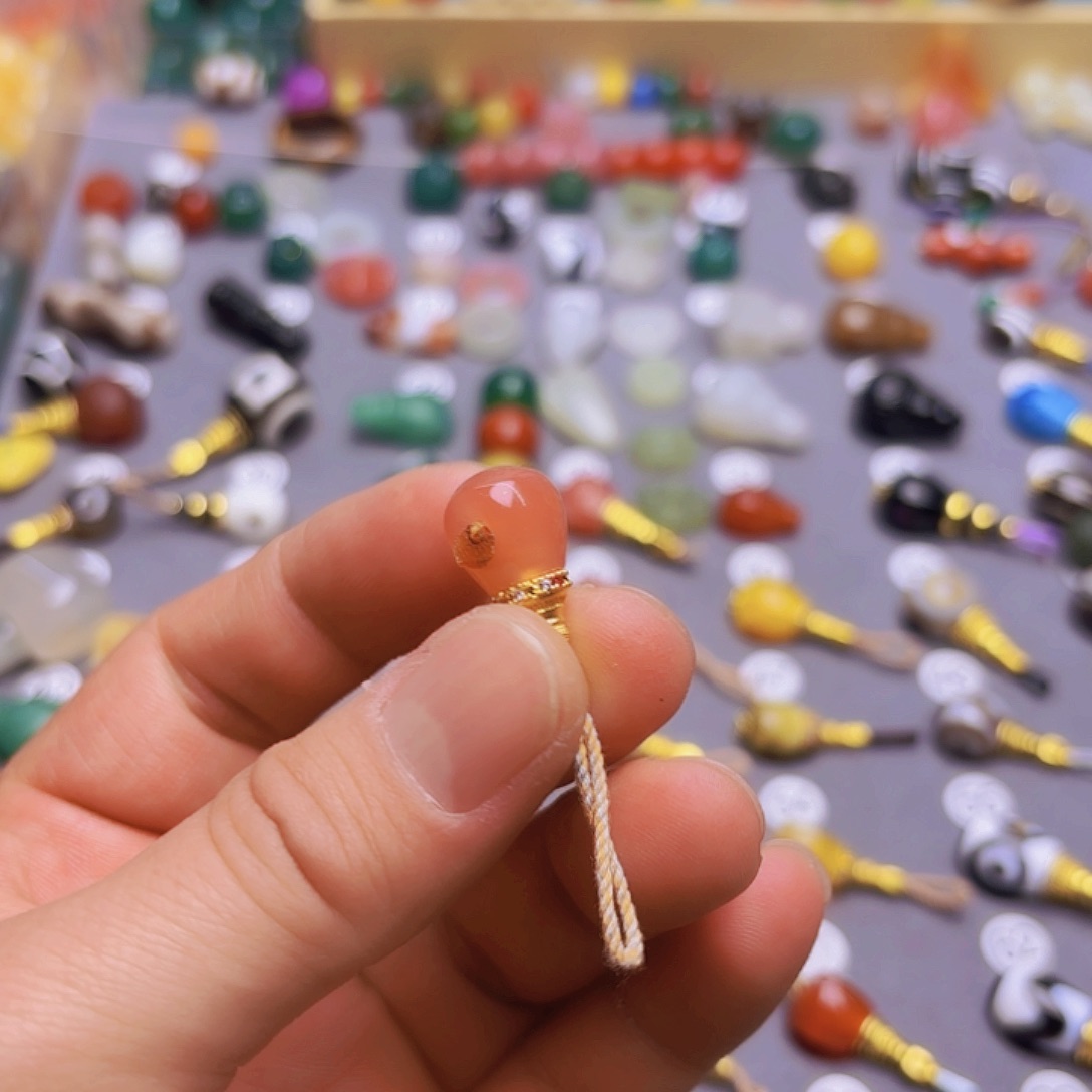 玛瑙/玉髓隔珠未镶嵌福**摩