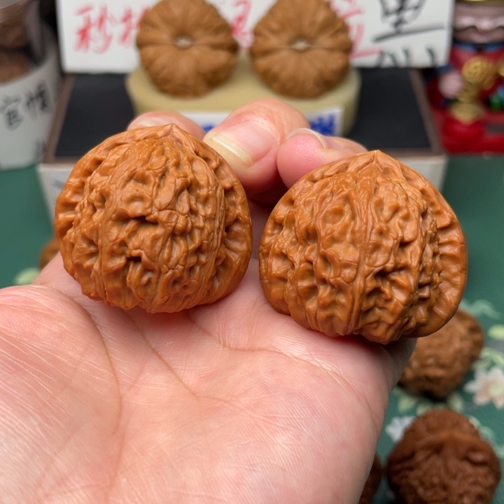 【闪购商品】文玩核桃吊坠38.5三角白