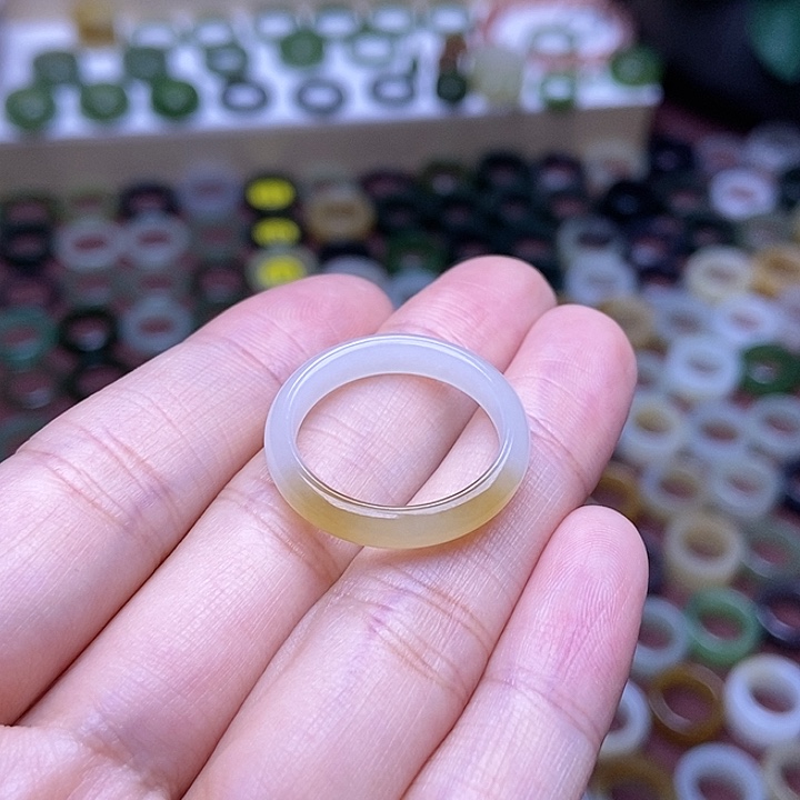 和田玉未镶嵌戒指19.2糖白