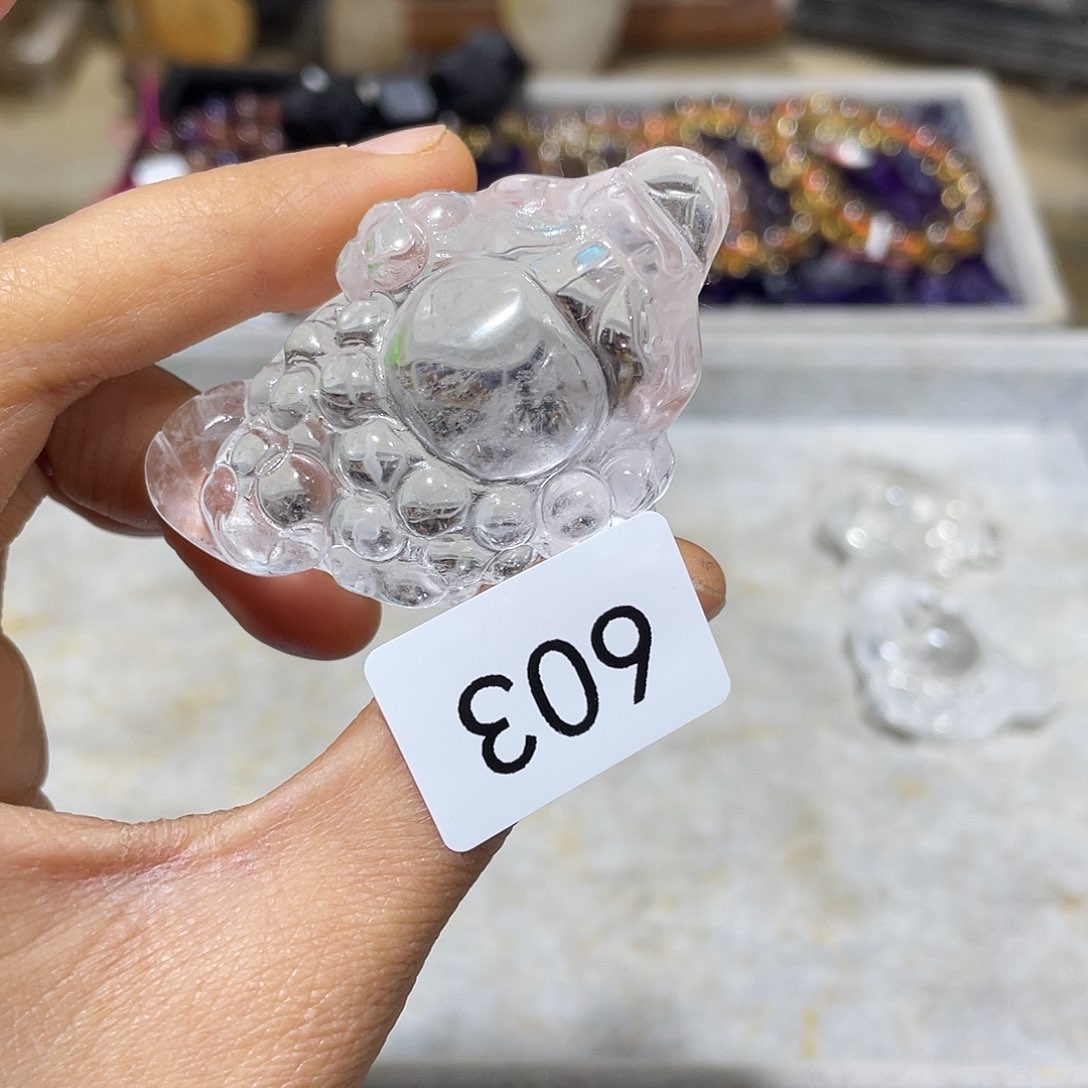 水晶摆件……未镶嵌