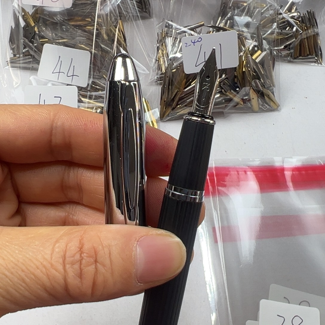 立***学便携式富利文黑色条纹异形笔尖一支