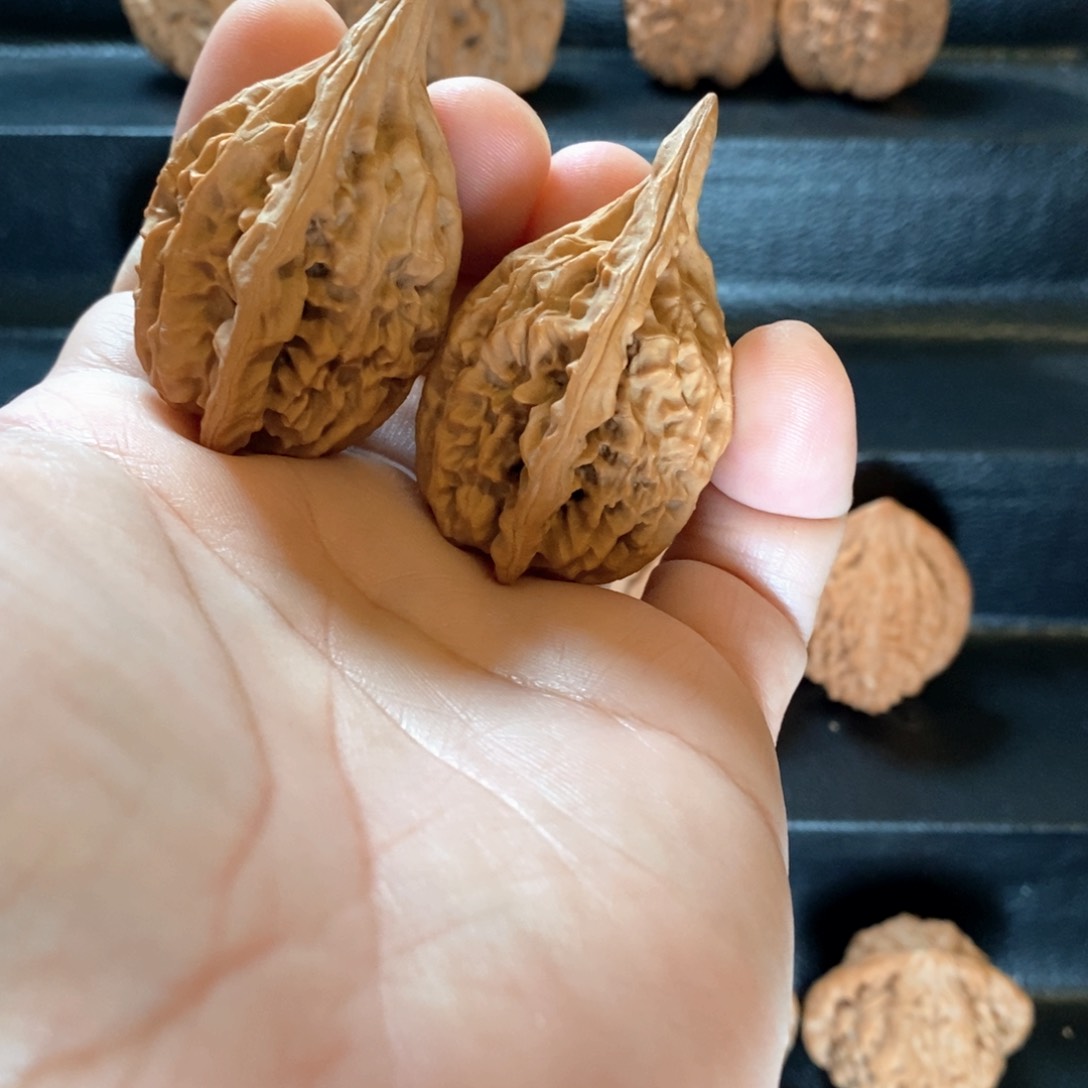 桃核把件原生态山地红缨枪56高