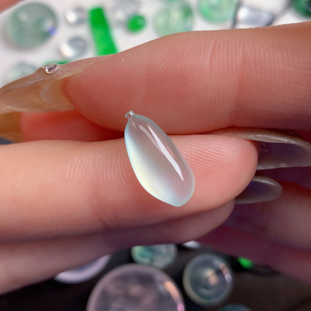 翡翠裸石14.7/7.06/4.26