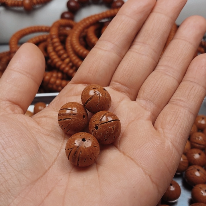 珍****桃核算盘15精品16颗