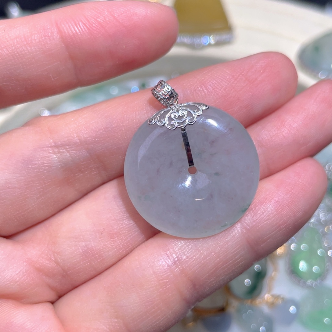 翡翠颈饰18K金镶嵌翡翠