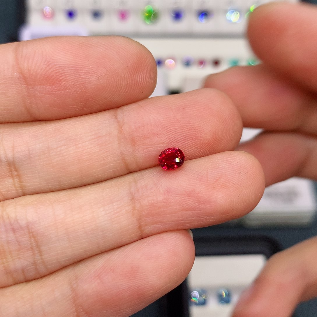 红宝石裸石未镶嵌@****?60分吉尔德无烧超级鸽血红