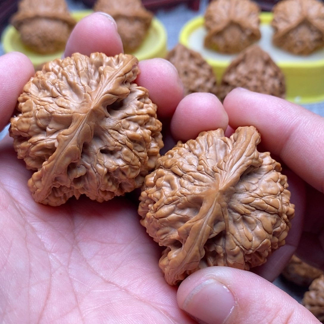 文玩核桃把件酩*?48全麒麟纹官帽