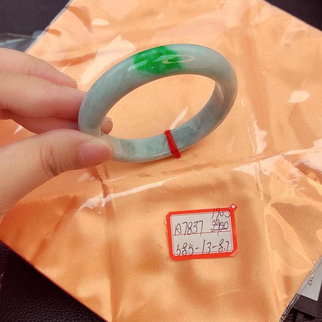 翡翠手镯未镶嵌天然缅甸翡翠A货