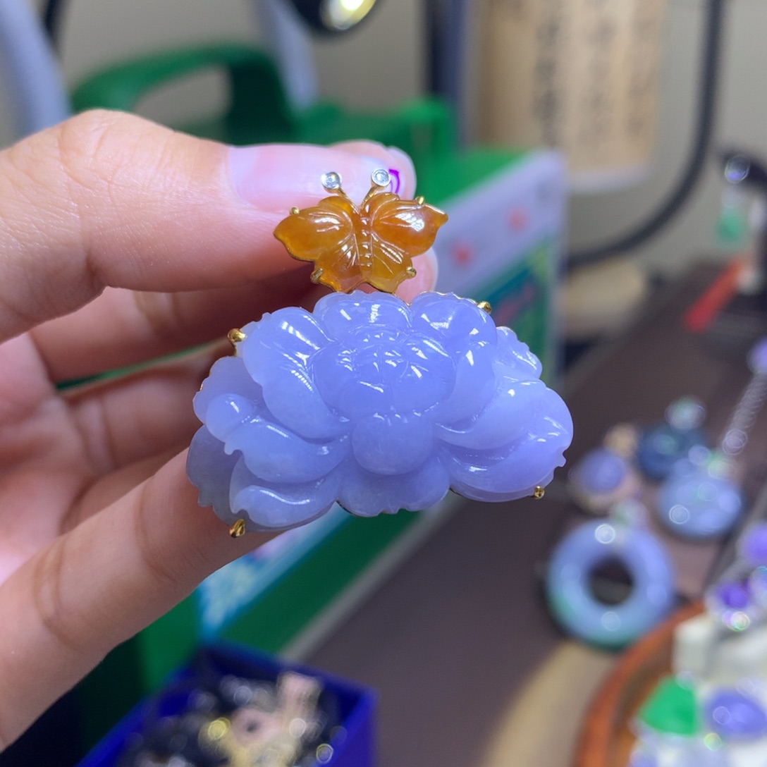 翡翠颈饰18K金镶嵌翡翠