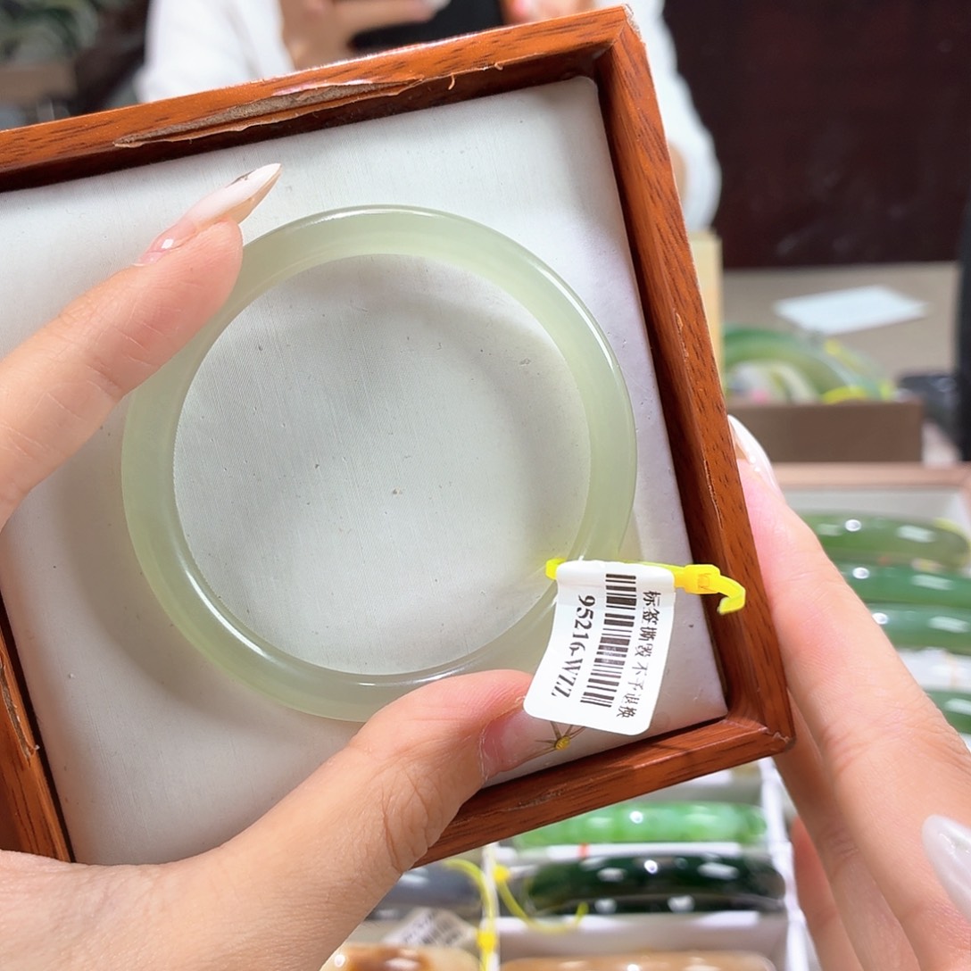 和田玉手镯未镶嵌14