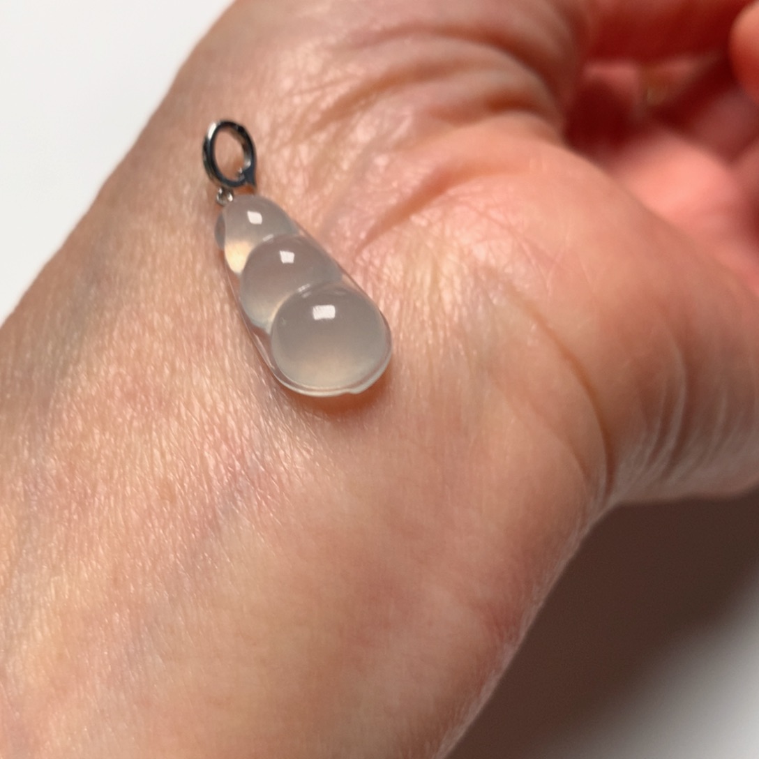 翡翠颈饰18K金镶嵌?***✨豆