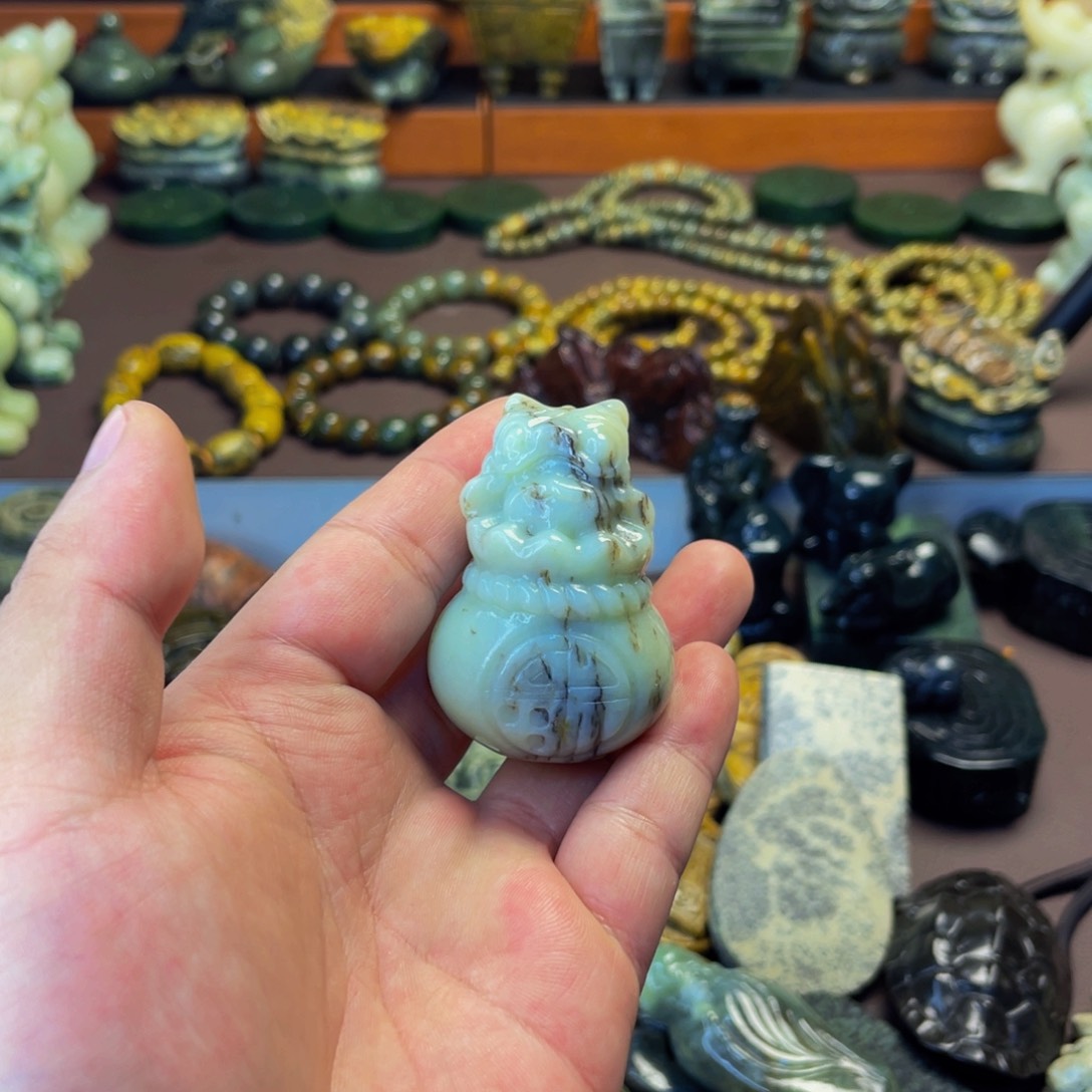 【闪购商品】未镶嵌岫岩河磨玉（透闪石质玉）挂件