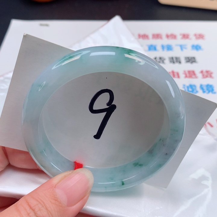 翡翠手镯未镶嵌正