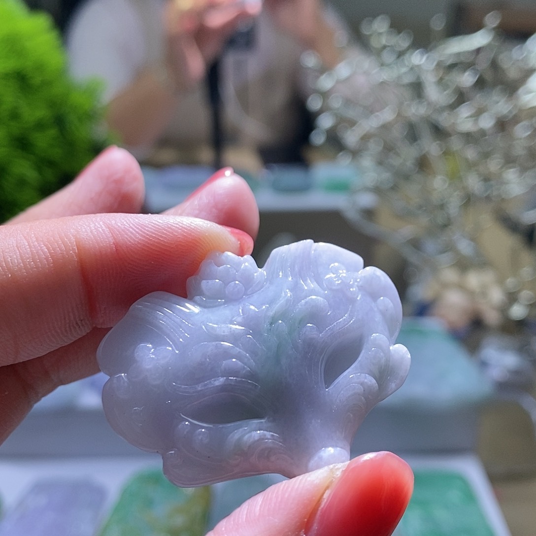 【闪购商品】翡翠颈饰未镶嵌九尾狐