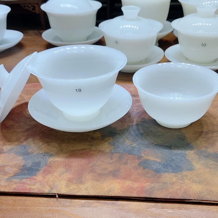 【闪购商品】在线用户为数万线下客户和员工量体订