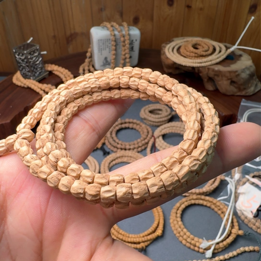 柏香籽/百香籽吊坠呆****.