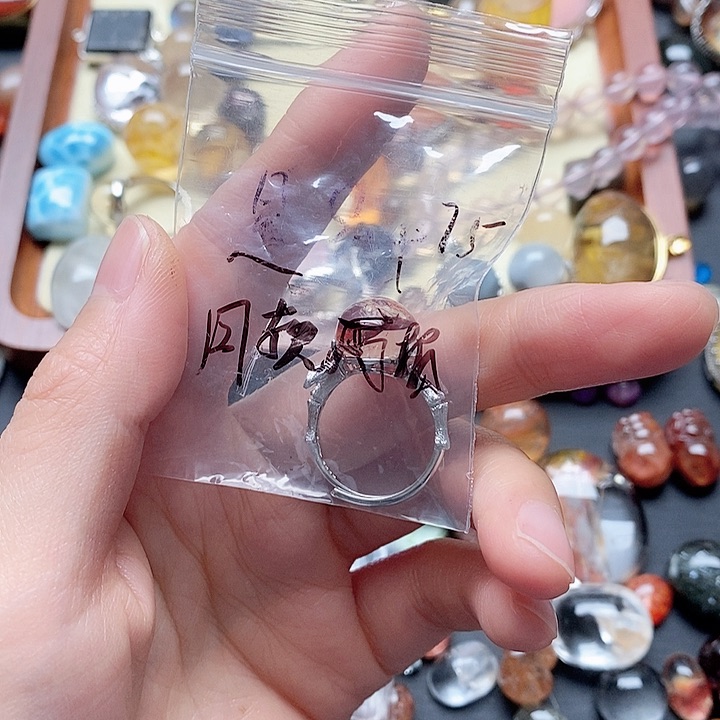 未镶嵌手链水晶是