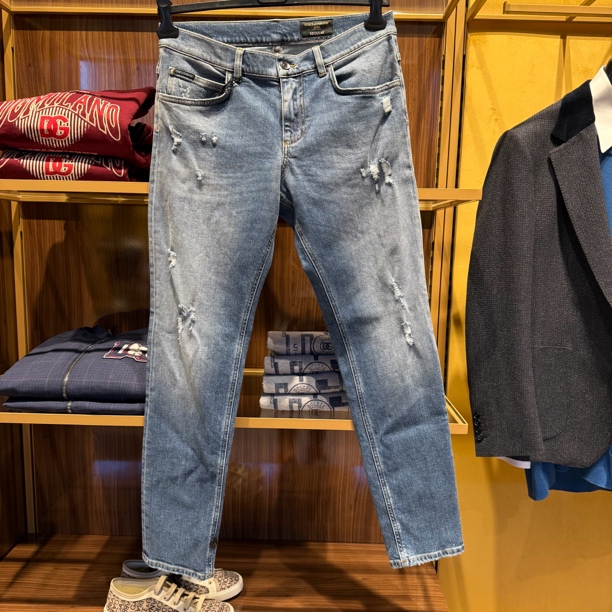 （可可在米兰）D...G（奥莱）常规中腰直筒破洞牛仔长裤