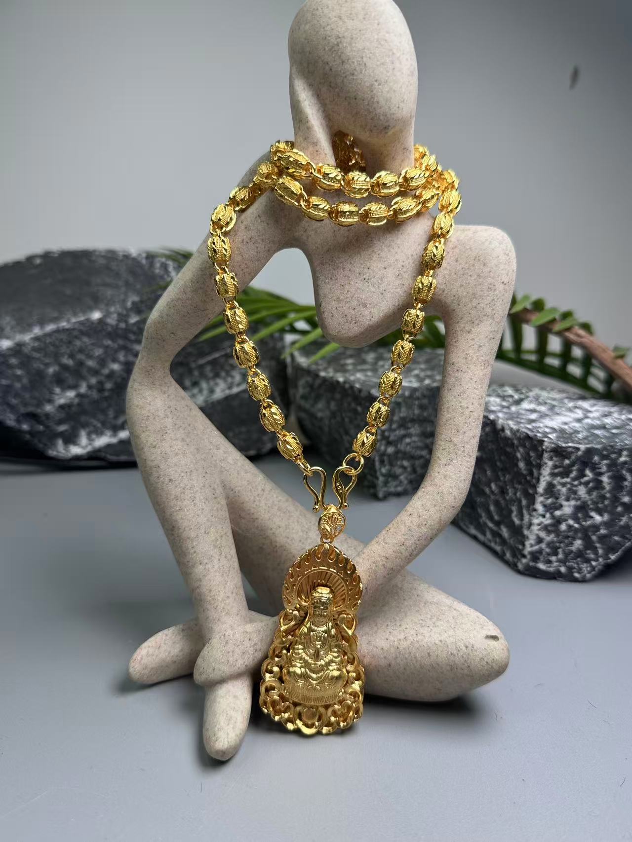 F167 贵气高奢项链创意摆饰（带礼盒多样性发一件）