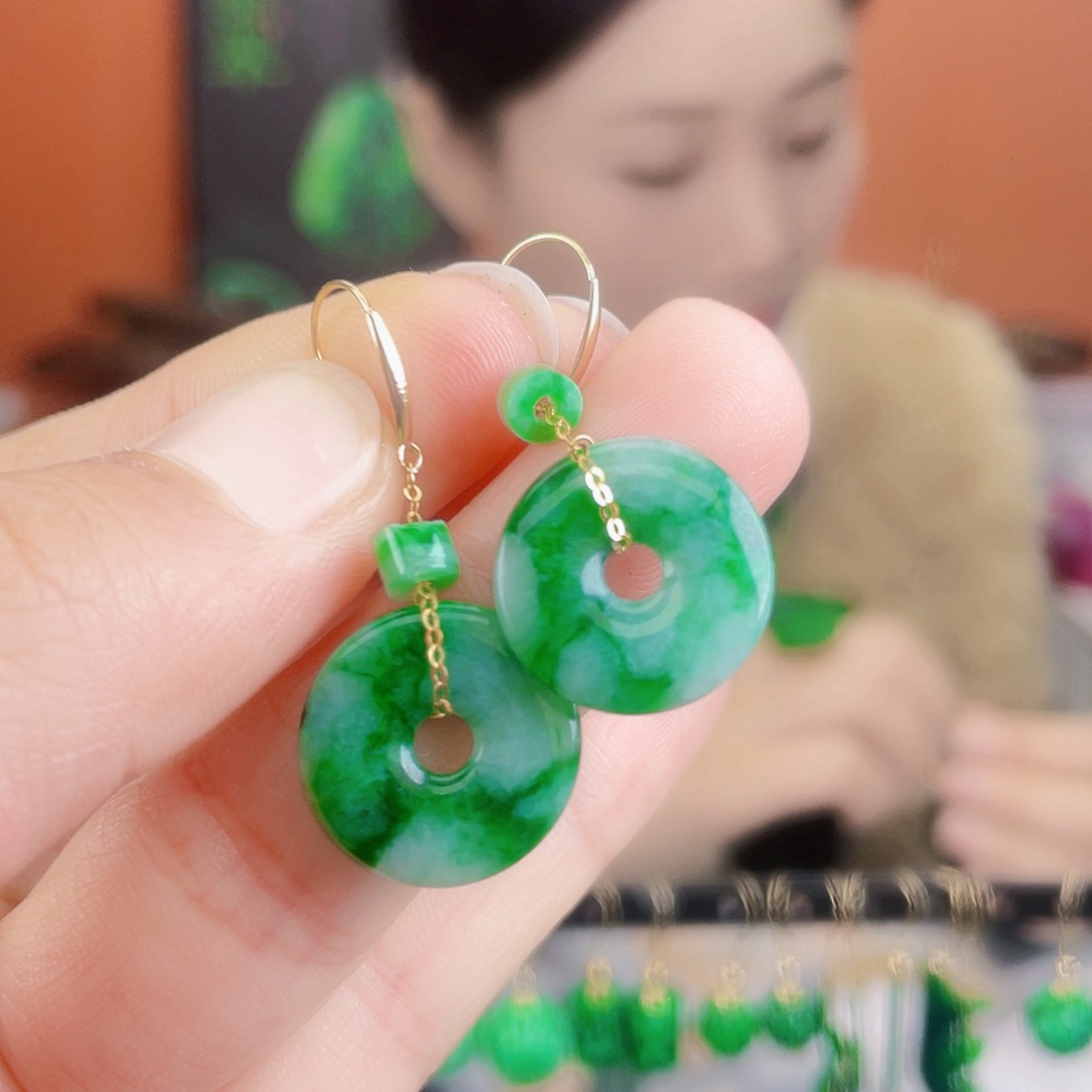 翡翠18K金镶嵌耳饰