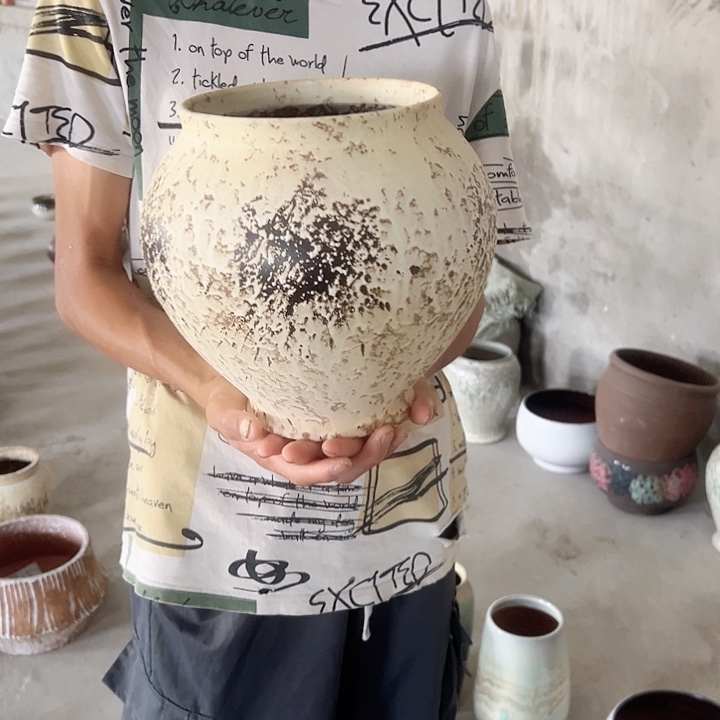 高度24厘米口19厘米