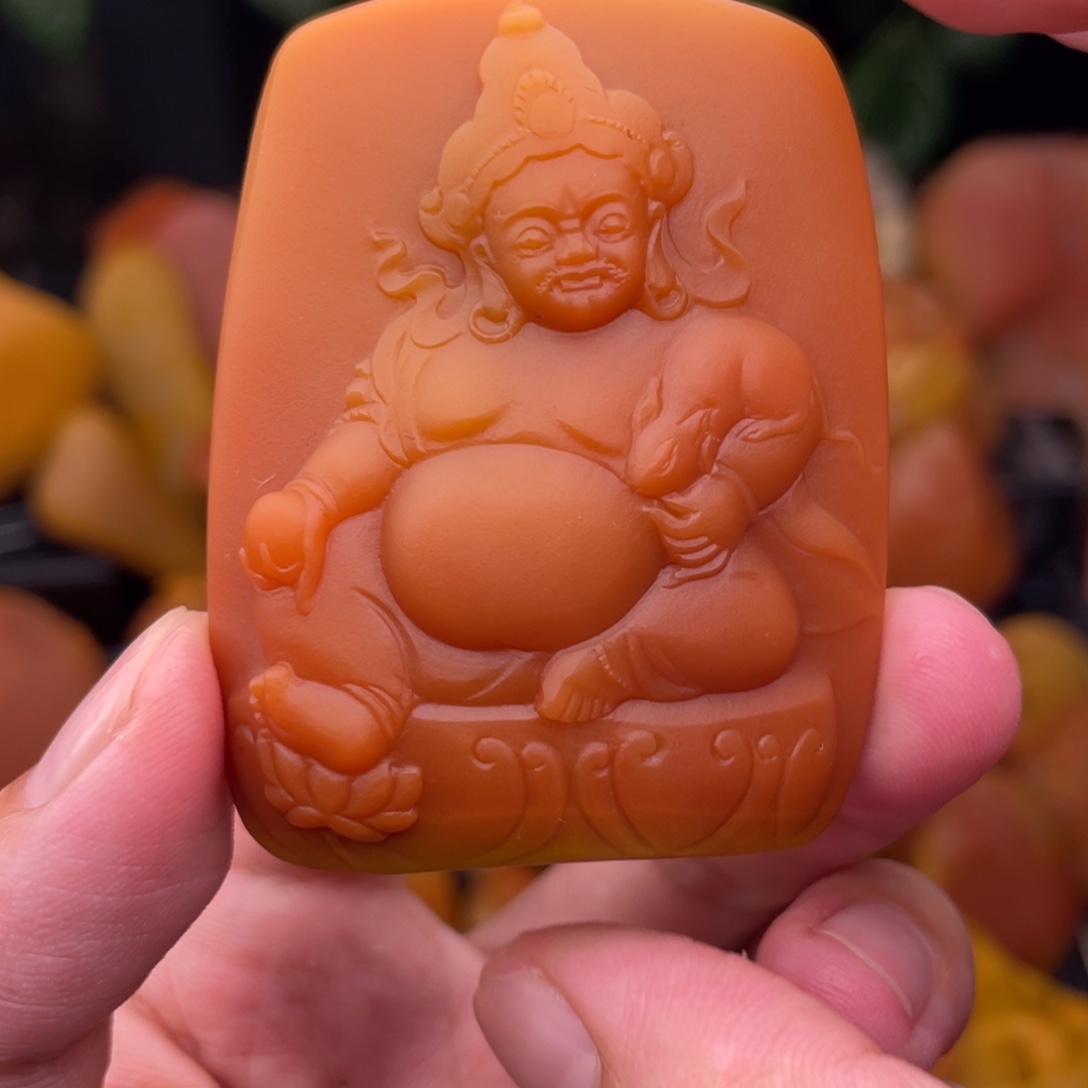未镶嵌黄蜡石挂件石英质玉