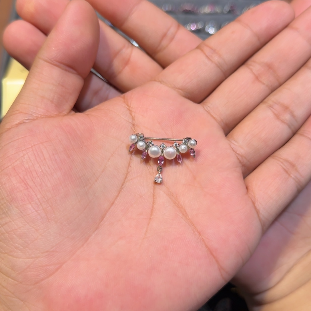 胸饰银S925镶嵌彩色蓝宝石