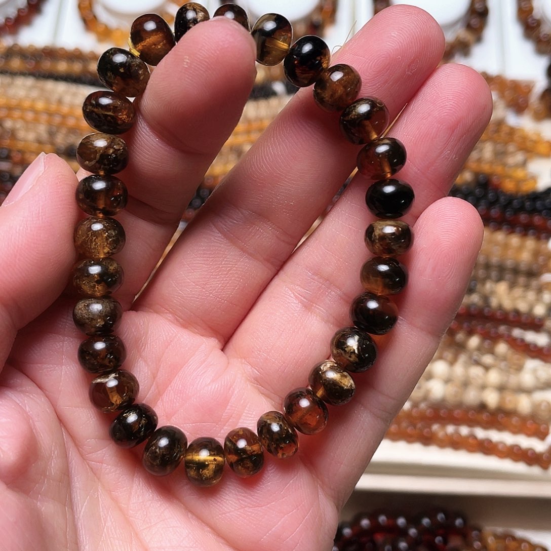 未镶嵌琥珀裸石八