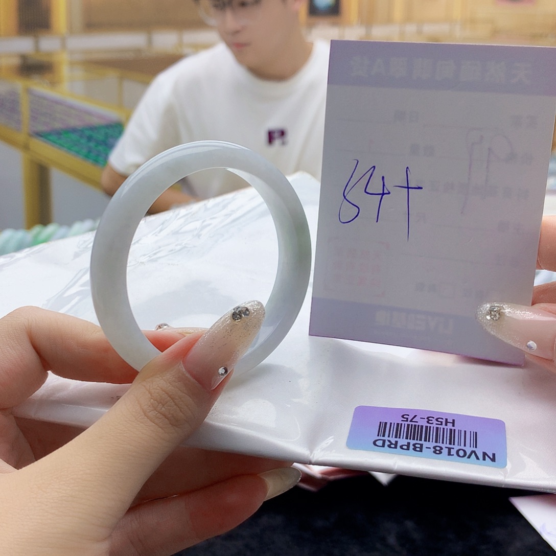 翡翠手镯未镶嵌00……