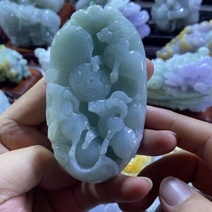 翡翠未镶嵌把件三羊开泰