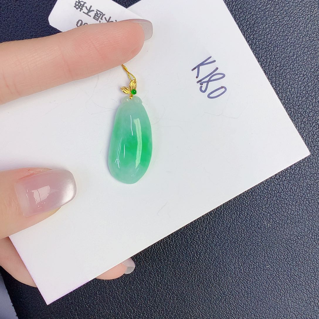 翡翠18K金镶嵌颈饰