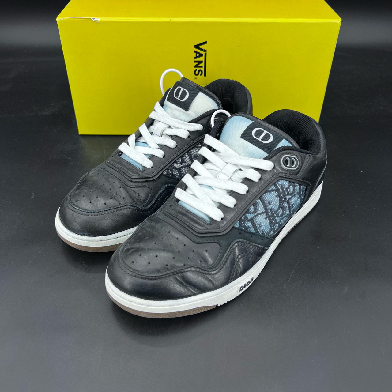 90新 DIOR/迪奥 dior b27 黑板鞋 码数 39鞋垫后配 内衬修复