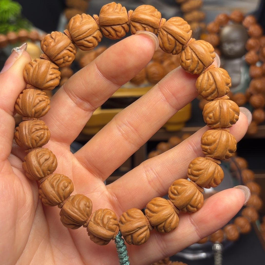桃核吊坠小金豆1.4尺寸
