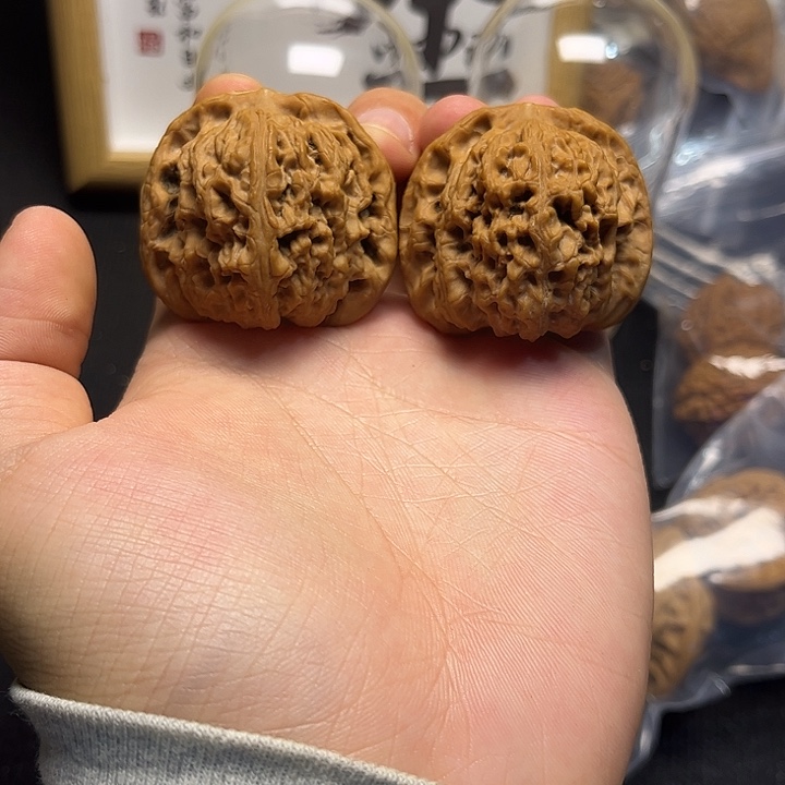 43南疆石全品手把件