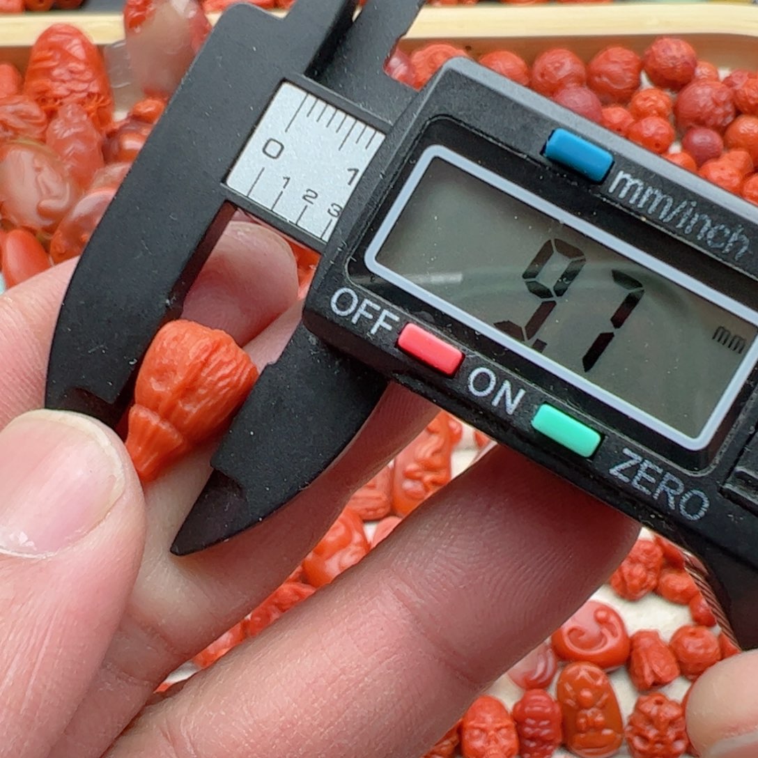 南红玛瑙配饰未镶嵌