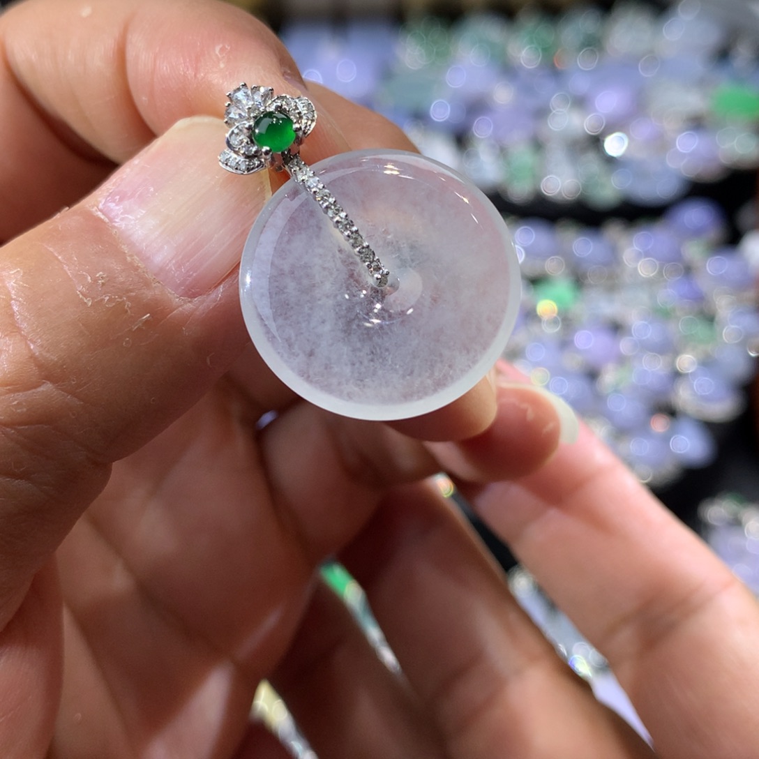 翡翠吊坠(不含链)18K金镶嵌