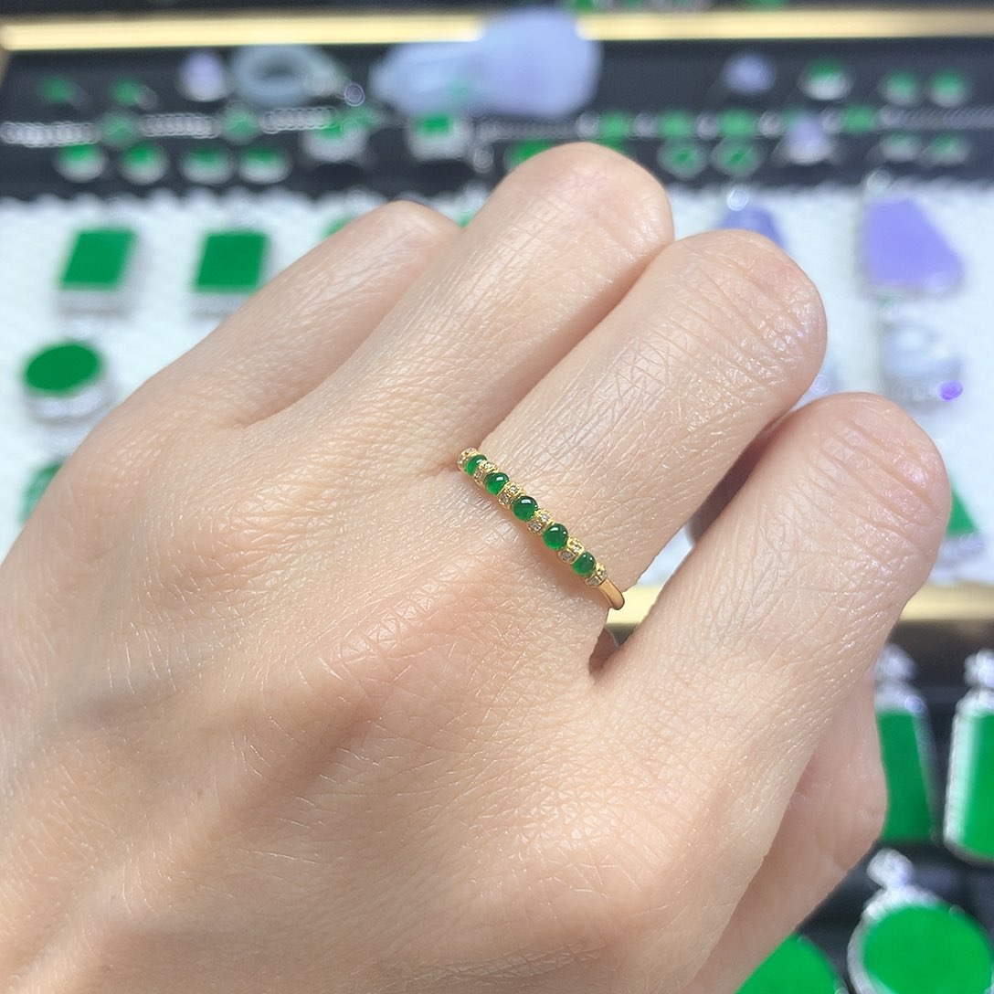 18K金镶嵌戒指翡翠戒指