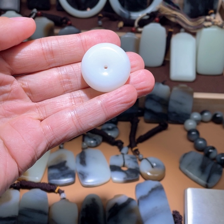 和田玉平安扣未镶嵌