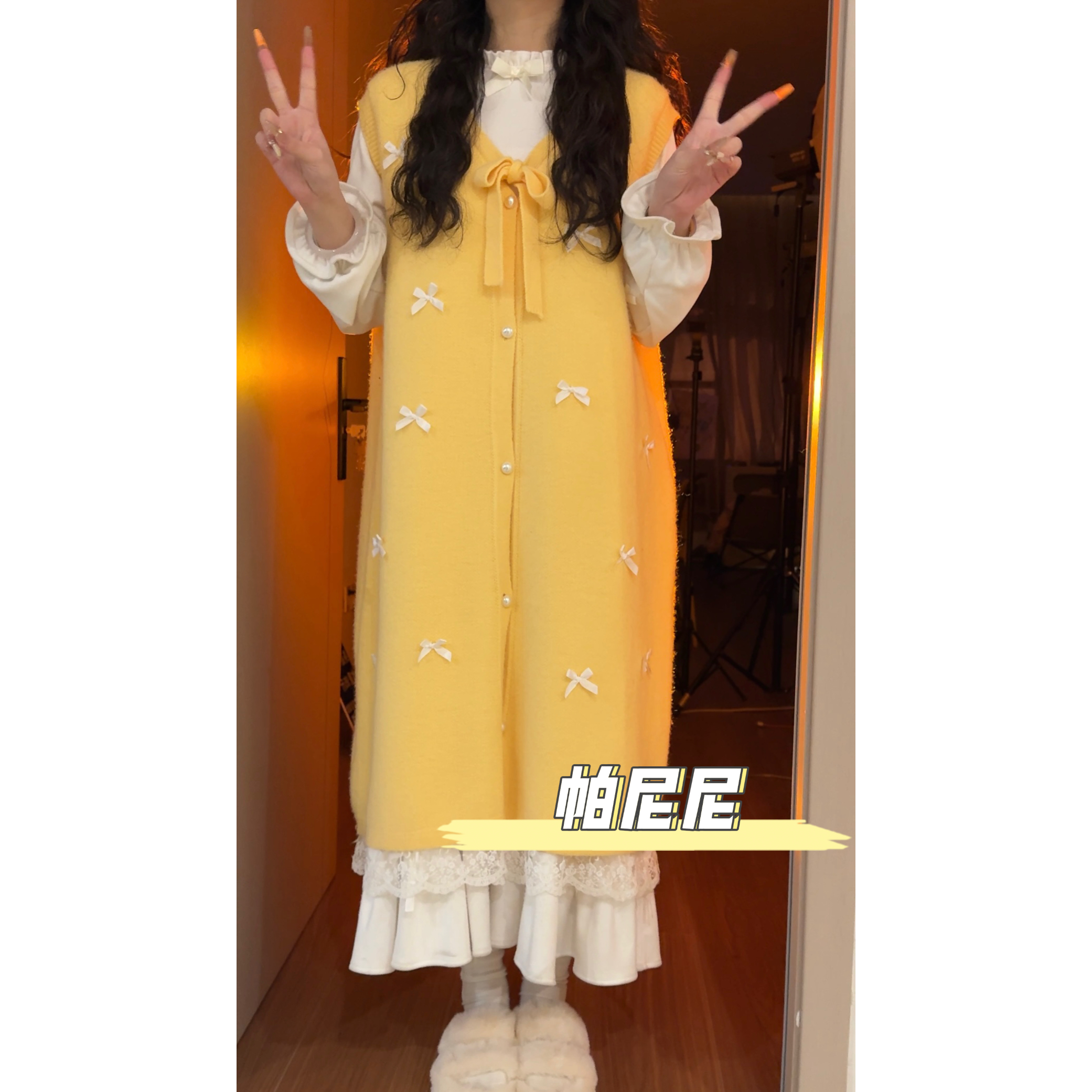 帕尼尼-秋冬上新刺绣花边拼接甜美温柔黄色针织连衣裙裙子3610
