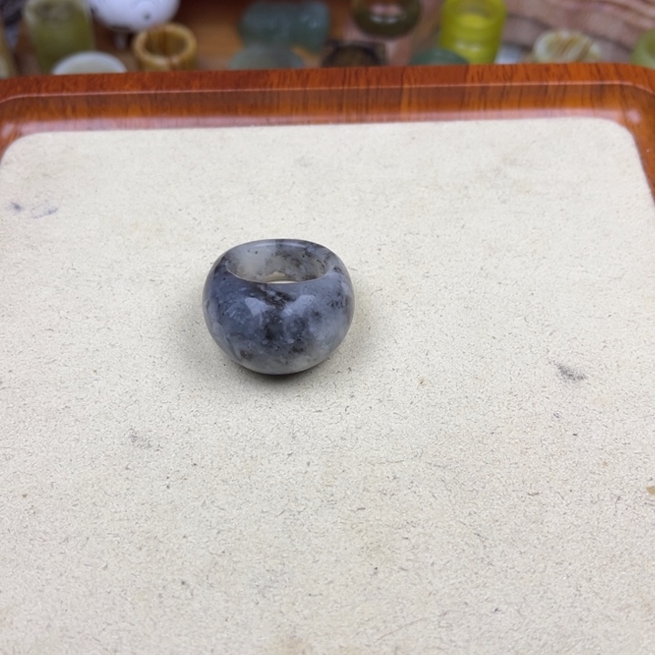 美***龄蛇纹石玉未镶嵌戒圈