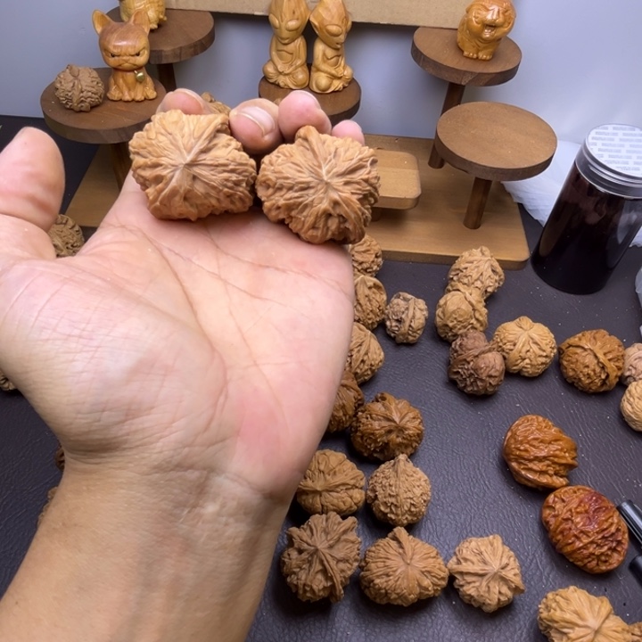 治***馆桃核吊坠磨盘左右逢源