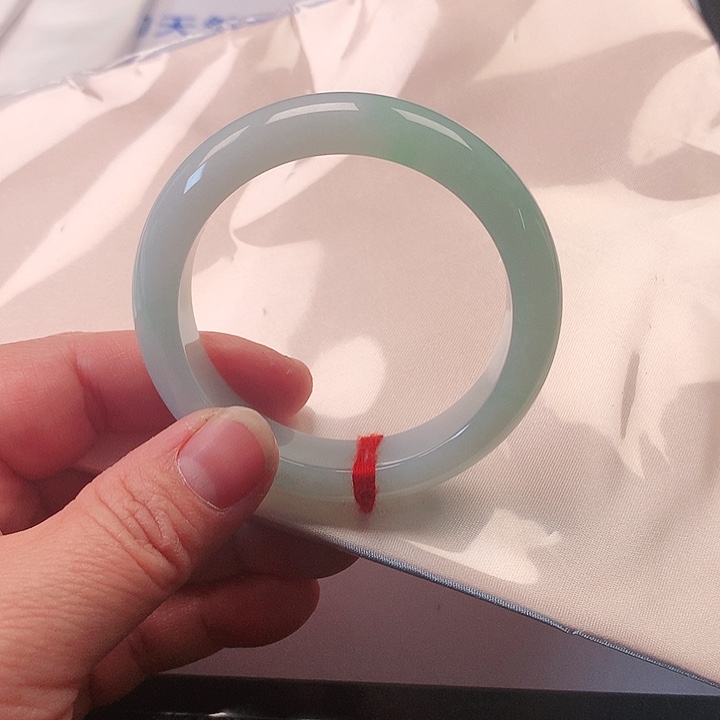 翡翠手镯未镶嵌翡翠127