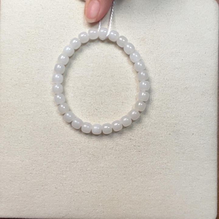 和田玉未镶嵌手串