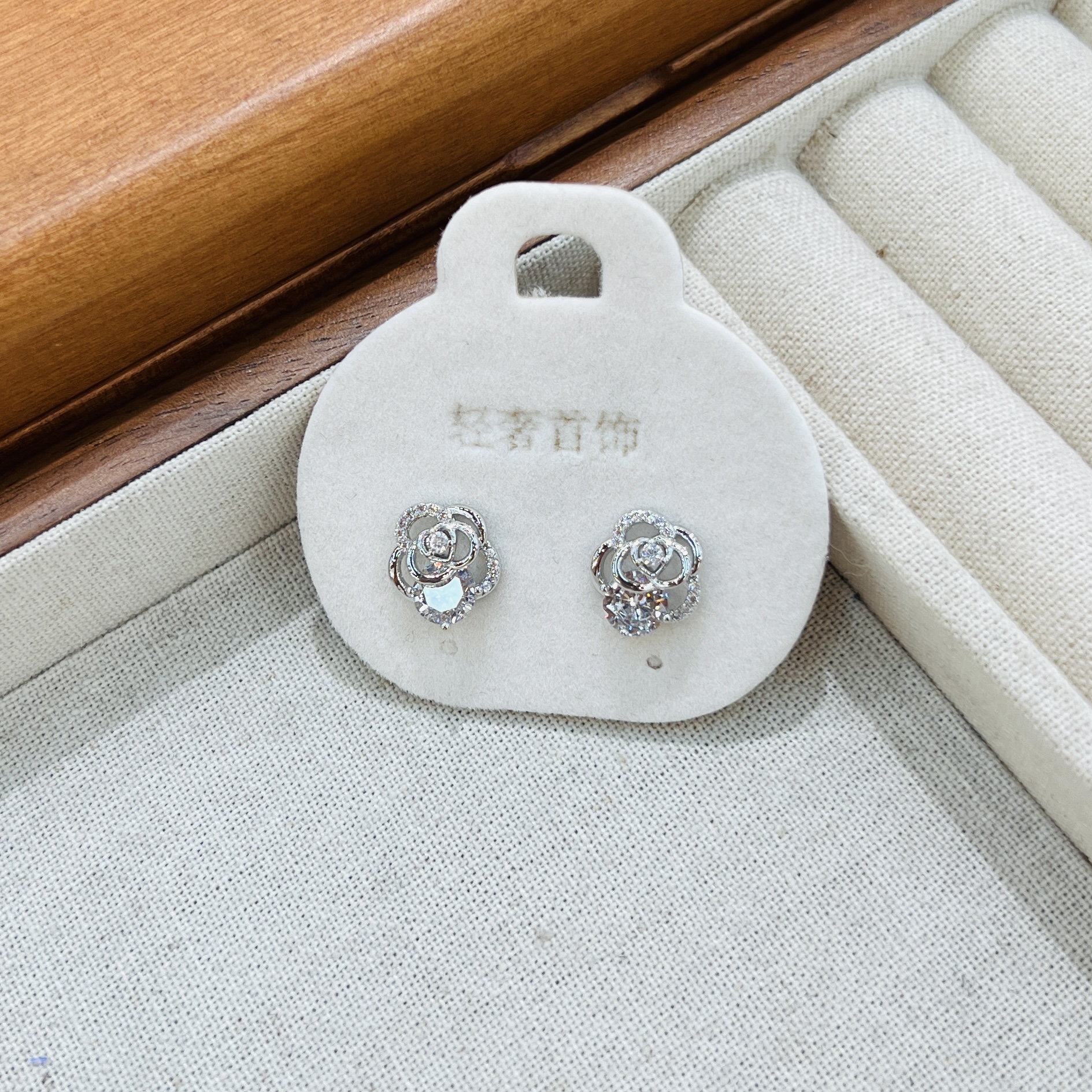 铜合金锆石耳饰 ES-193轻奢简约法式复古微镶玫瑰花耳饰